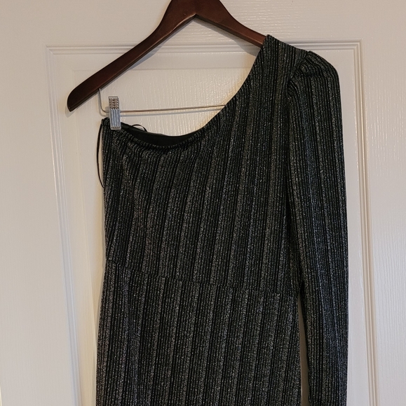 Gorgeous Vero Moda one sleeve party dress - Picture 6 of 9